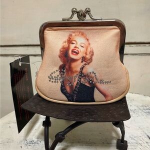 Sale!! Gift it!! Vintage Elegant Cream Marilyn Monroe Clutch